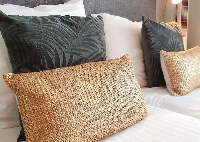 Boutique De La Ruine * 法尔肯堡